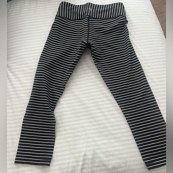 Lululemon Wunder Under Crop Parallel
Stripe rare Black White; size 4 - Picture 3 of 11